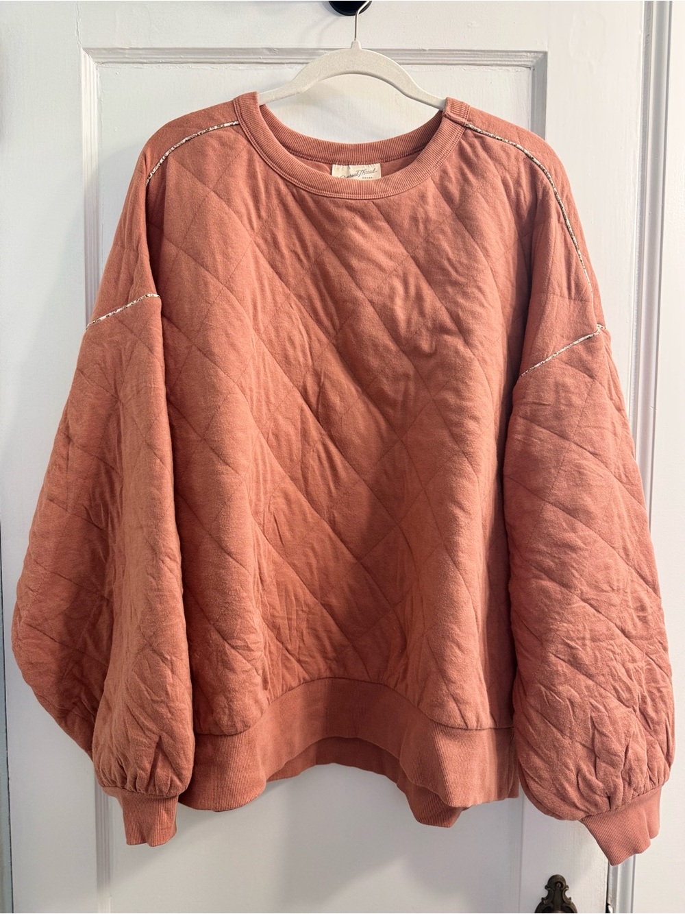 Universal Thread Quilted Oversized Crewneck in Dusty Rose with Floral Seams